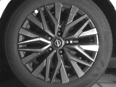 Used 2025 Nissan Altima 2.5 SV FWD image 14