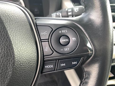 Used 2022 Toyota Corolla Cross LE w/ Moonroof Package AWD/4WD image 16
