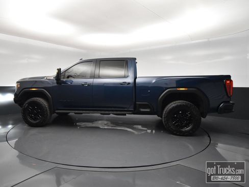 Used 2022 GMC Sierra 2500 AT4 w/ AT4 Premium Plus Package AWD/4WD image 3