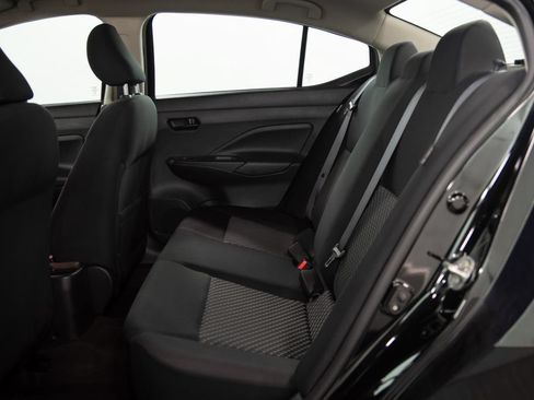 Used 2022 Nissan Versa S FWD image 9