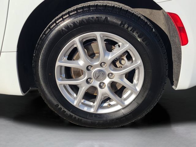 Used 2023 Chrysler Voyager LX FWD image 30