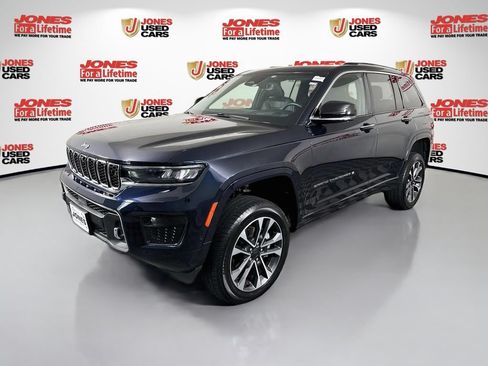 Used 2023 Jeep Grand Cherokee Overland w/ Adv Protech Group III AWD/4WD image 13