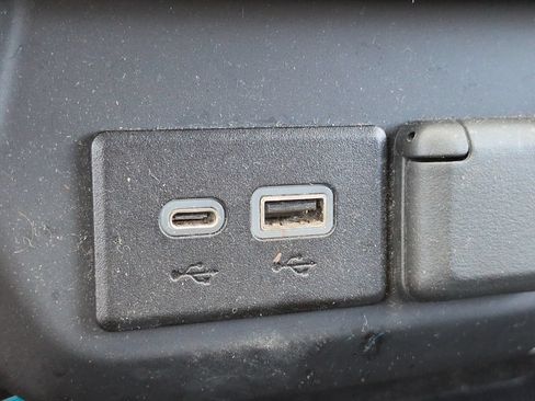 Used 2022 Chevrolet Silverado 1500 Custom RWD image 18