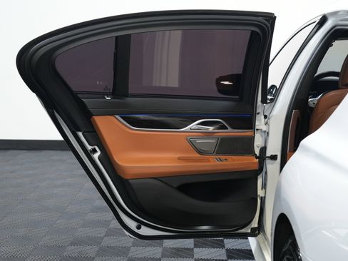 Used 2020 BMW 750i xDrive image 27