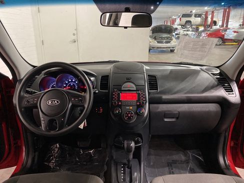 Used 2010 Kia Soul + w/ Audio Pkg image 11