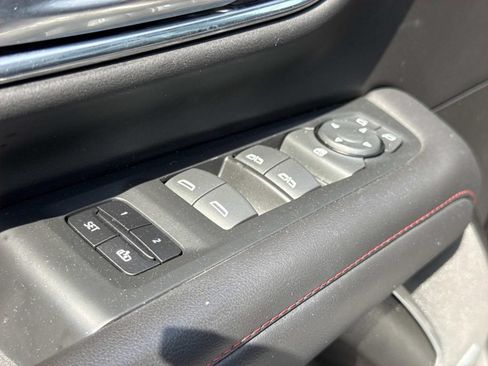 Used 2022 Chevrolet Suburban RST AWD/4WD image 22