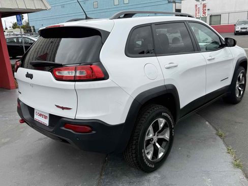 Used 2018 Jeep Cherokee Trailhawk image 19