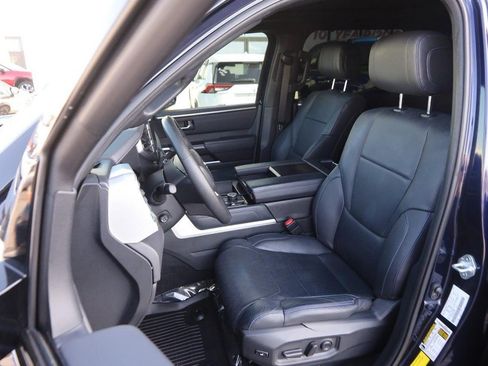 Used 2023 Toyota Tundra Platinum AWD/4WD image 8
