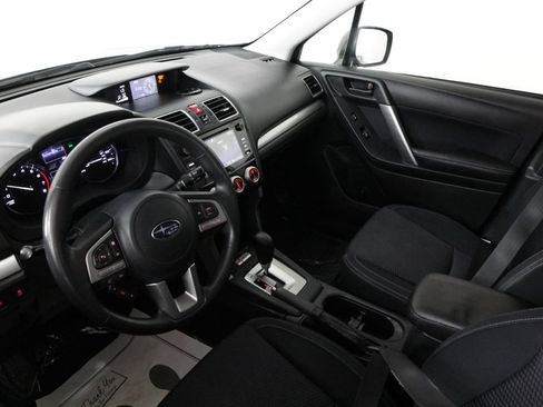 Used 2018 Subaru Forester 2.5i Premium AWD/4WD image 6
