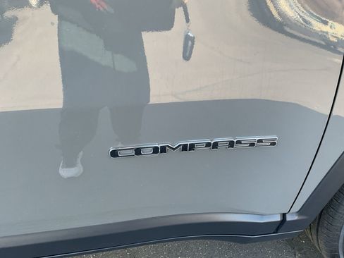 Used 2022 Jeep Compass Limited image 32