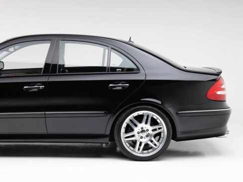Used 2005 Mercedes-Benz E 500 Sedan image 19