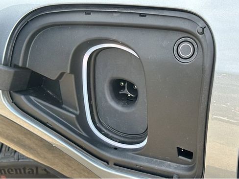 New 2026 Cadillac Optiq Luxury 2 image 4