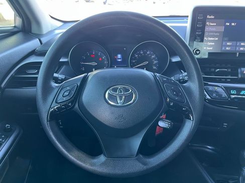 Used 2020 Toyota C-HR LE image 28