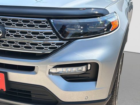 Used 2022 Ford Explorer Limited w/ Equipment Group 301A AWD/4WD image 11