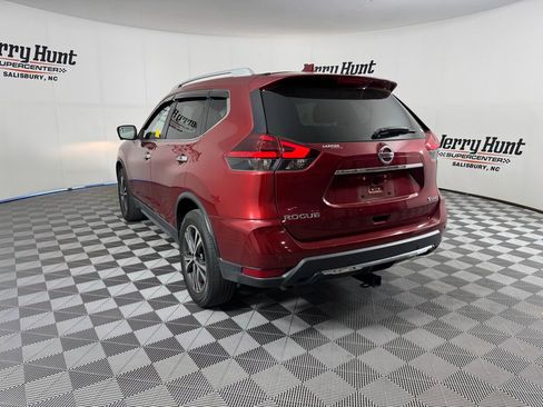 Used 2019 Nissan Rogue SV w/ Sun & Sound Touring Package image 11
