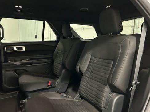 Used 2020 Ford Explorer XLT AWD/4WD image 27