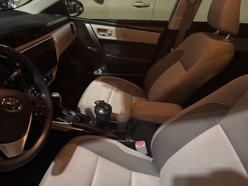 Used 2019 Toyota Corolla LE image 3