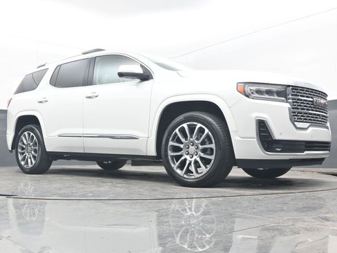 Used 2022 GMC Acadia Denali w/ Denali Technology Package image 24