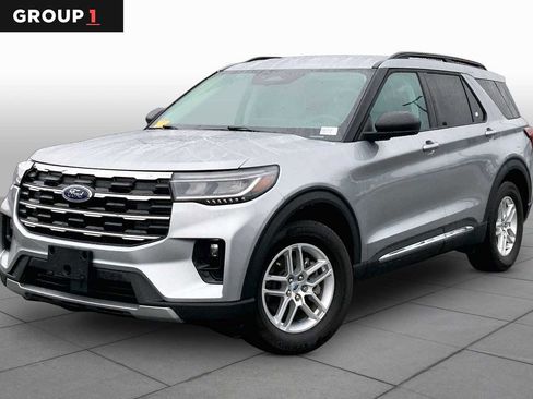 Used 2025 Ford Explorer Active w/ Active Comfort Package RWD image 1
