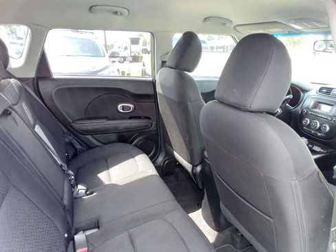 Used 2014 Kia Soul + image 16