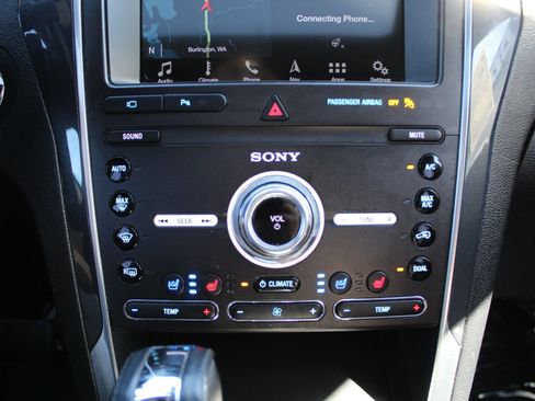 Used 2019 Ford Explorer Sport w/ Equipment Group 401A AWD/4WD image 29