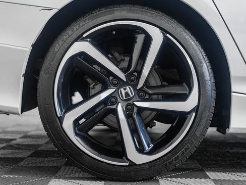 Used 2018 Honda Accord Sport image 17