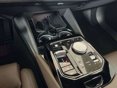 Certified 2025 BMW 530i w/ Premium Package RWD image 16