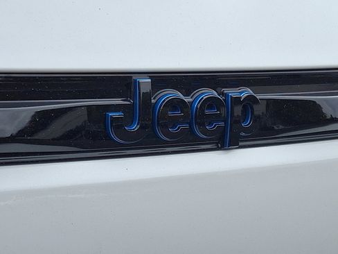 Used 2023 Jeep Grand Cherokee 30th Anniversary image 29