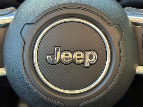 Certified 2022 Jeep Gladiator Overland image 28