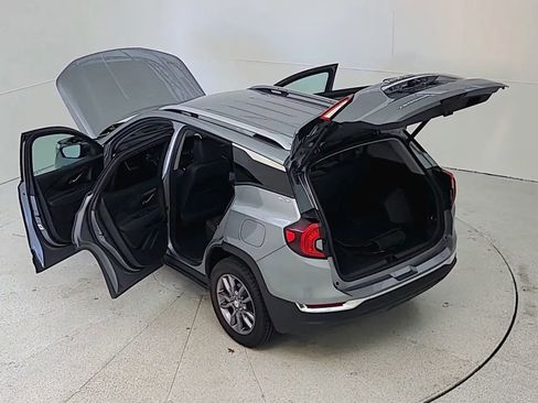 Used 2023 GMC Terrain SLT image 50