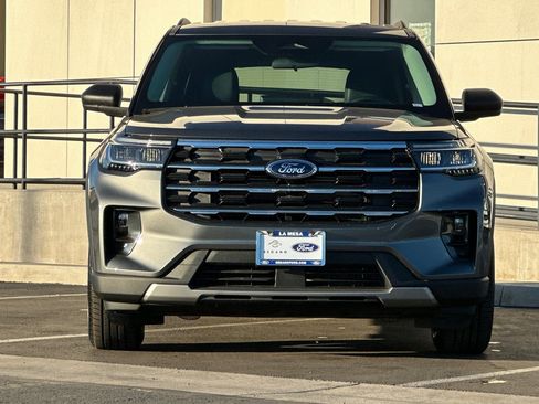 New 2026 Ford Explorer Active w/ Active Comfort Package image 8