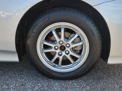 Used 2017 Toyota Prius One image 11