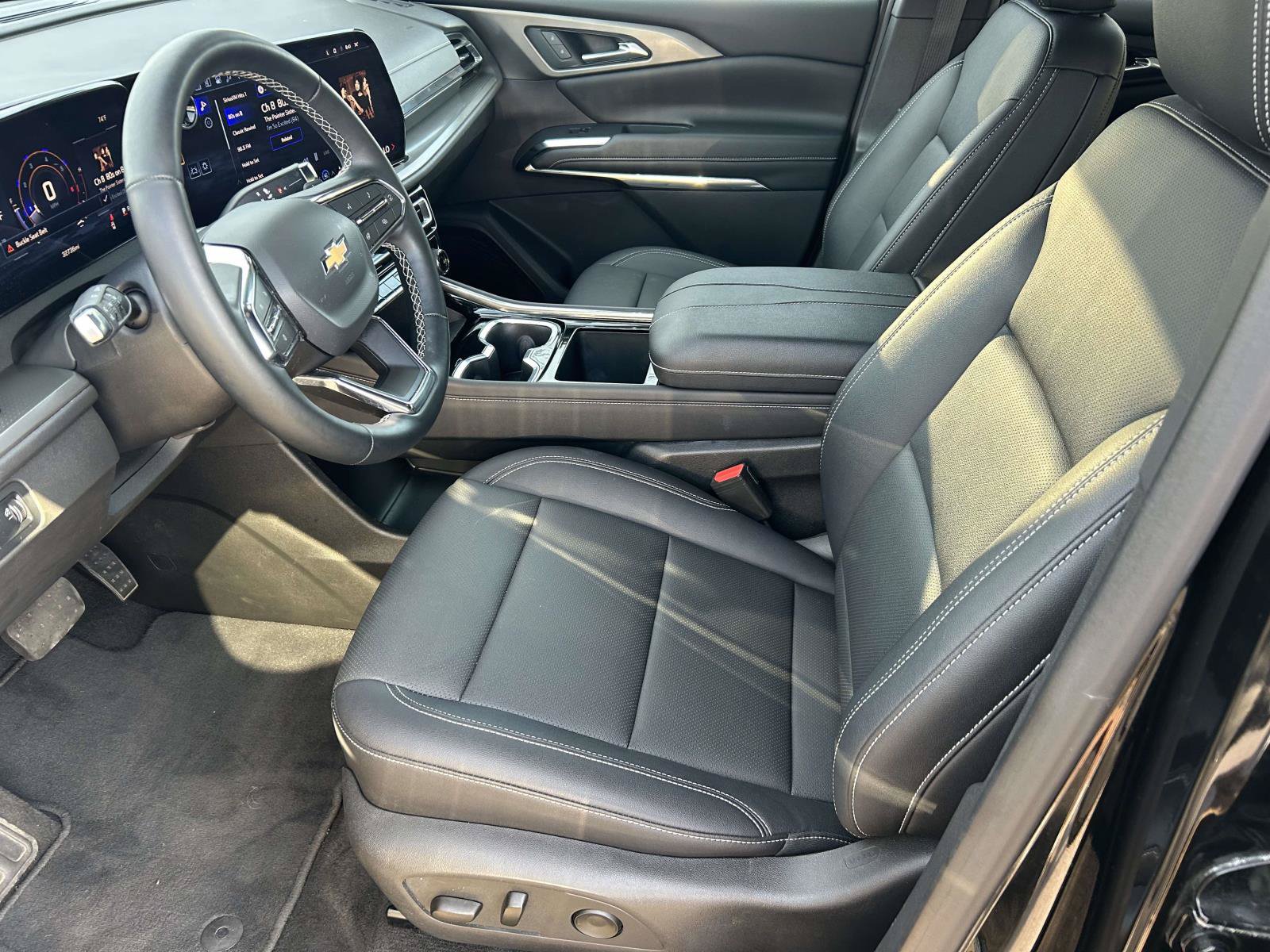 Used 2026 Chevrolet Traverse LT FWD image 17