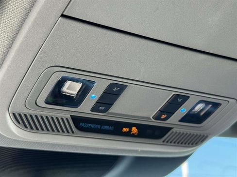 Used 2022 Ford Explorer XLT image 57