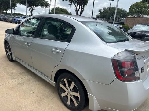 Used 2011 Nissan Sentra 2.0 SR w/ Special Edition Pkg FWD image 4