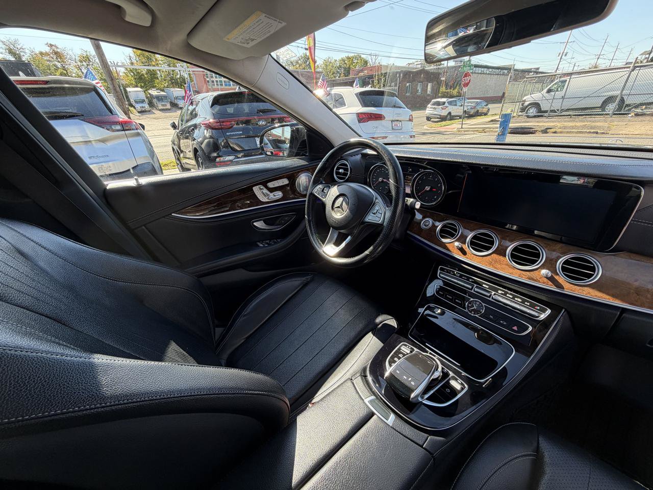 Used 2017 Mercedes-Benz E 300 4MATIC w/ Premium 1 Package image 29