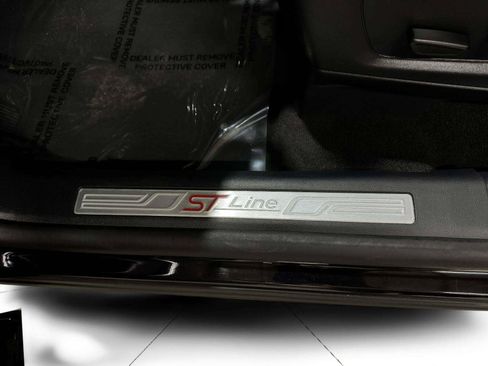 Used 2025 Ford Explorer ST-Line w/ Premium Package RWD image 15