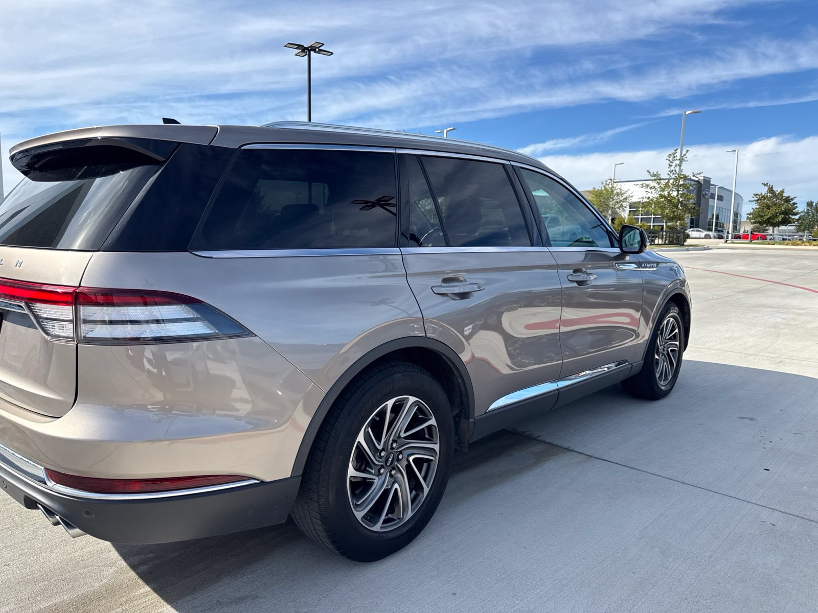 Used 2021 Lincoln Aviator 2WD w/ Elements Package image 7