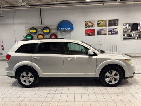 Used 2012 Dodge Journey SXT w/ Popular Equipment Group image 2