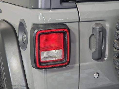Used 2019 Jeep Wrangler Unlimited Sport AWD/4WD image 26
