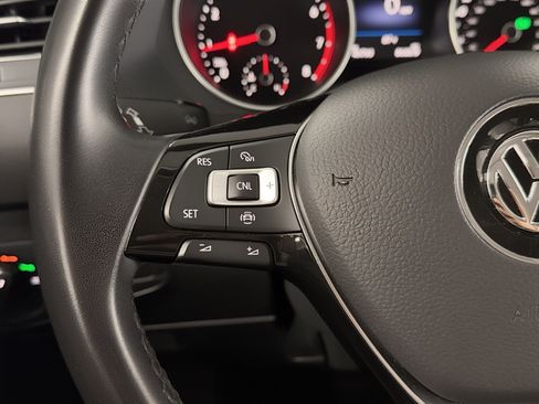 Used 2019 Volkswagen Tiguan SE FWD image 21