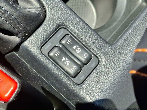 Used 2017 Subaru Crosstrek 2.0i Premium image 25