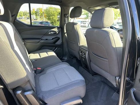 Used 2023 Chevrolet Traverse LT AWD/4WD image 12