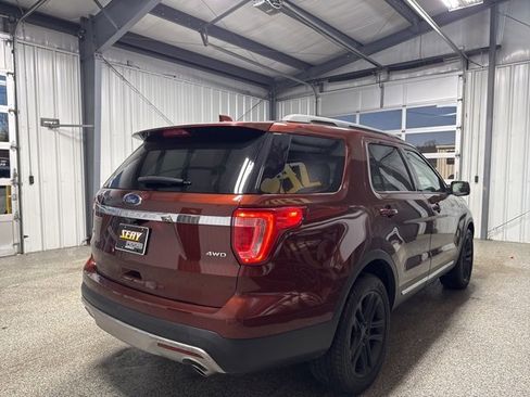 Used 2016 Ford Explorer XLT w/ Equipment Group 202A image 17