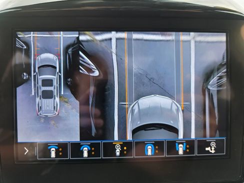 Used 2020 Chevrolet Traverse High Country AWD/4WD image 36