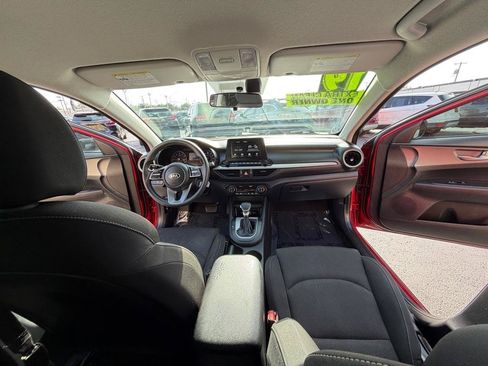 Used 2019 Kia Forte LXS FWD image 17
