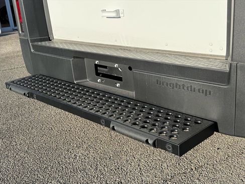 New 2025 Chevrolet Brightdrop 400 w/ Power Door Package image 11