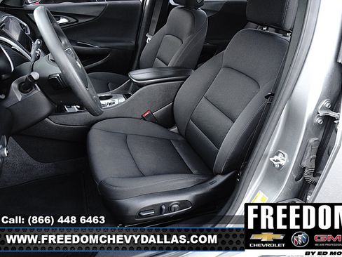 Certified 2025 Chevrolet Malibu LT FWD image 9
