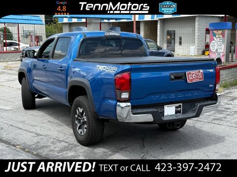 Used 2018 Toyota Tacoma TRD Off-Road AWD/4WD image 7