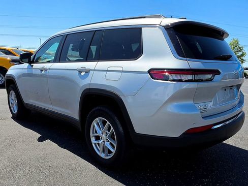Used 2024 Jeep Grand Cherokee L Laredo AWD/4WD image 4